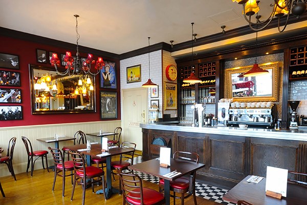 Three Course Meal and Sparkling Wine for Two at Café Rouge, Greenwich O2 Three Course Meal and Sparkling Wine for Two at Café Rouge, Greenwich O2