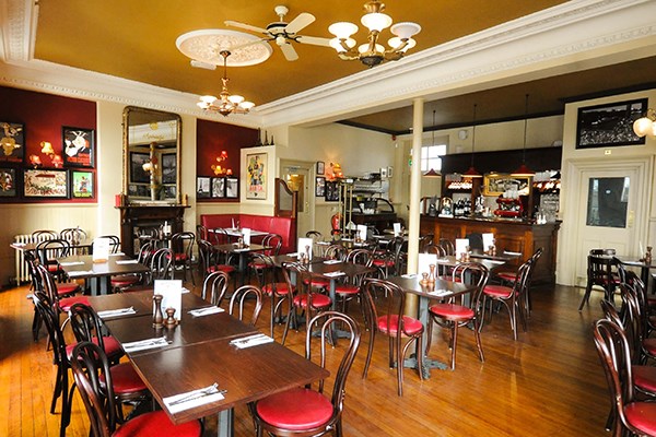 Three Course Meal and Sparkling Wine for Two at Café Rouge, Kew Bridge Three Course Meal and Sparkling Wine for Two at Café Rouge, Kew Bridge