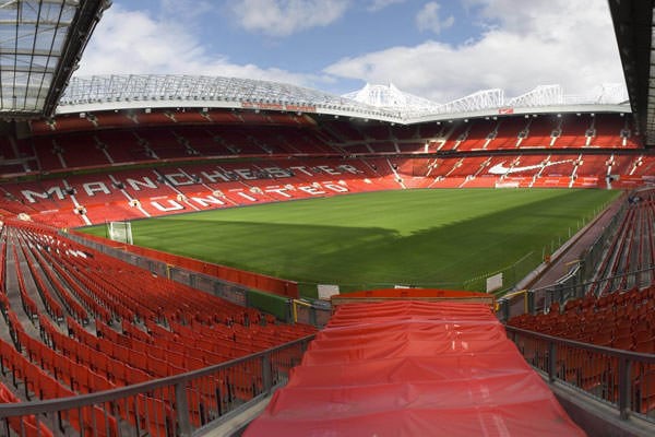 tours around old trafford football ground