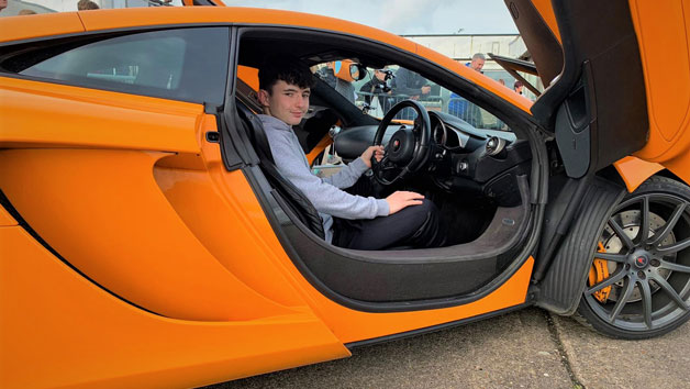 Junior Quadruple Supercar Driving Experience for One Person picture
