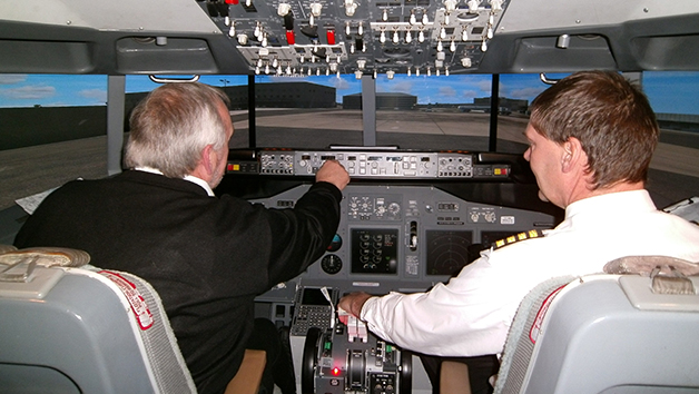 One Hour Boeing 737 Simulator Flight in Bedfordshire for One Person