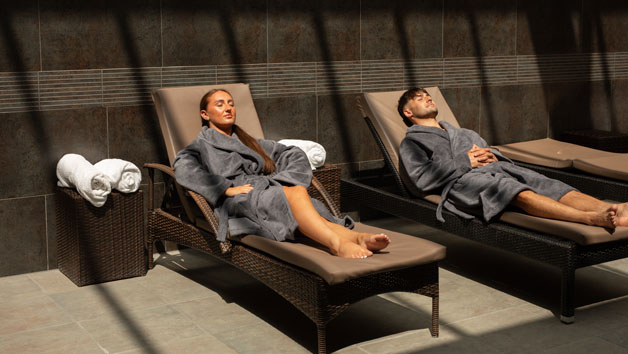 Twilight Spa Evening for Two with Fizz at a Macdonald Hotel picture