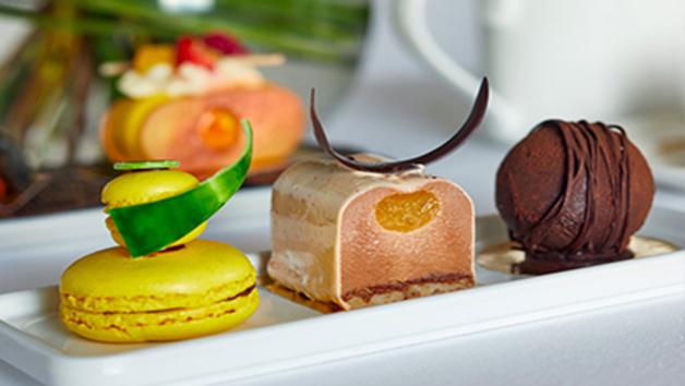 Chocolate Lovers Afternoon Tea for Two with Champagne at Hilton Park Lane Chocolate Lovers Afternoon Tea for Two with Champagne at Hilton Park Lane