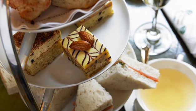 Afternoon Tea with Bottomless Prosecco for Two at Hilton London Westminster Afternoon Tea with Bottomless Prosecco for Two at Hilton London Westminster