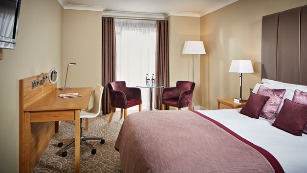 Overnight Retreat and Dinner for Two at Lion Quays Waterside Resort Overnight Retreat and Dinner for Two at Lion Quays Waterside Resort