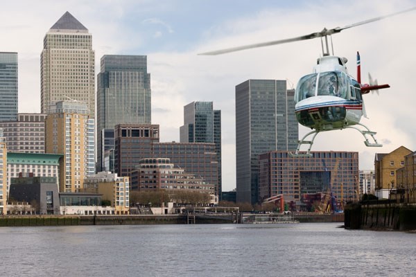 30 Minute Helicopter Tour Overlooking London for Two People