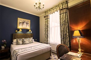 Overnight Indulgent Stay in a Superior Double Room at London Lodge Hotel for Two picture