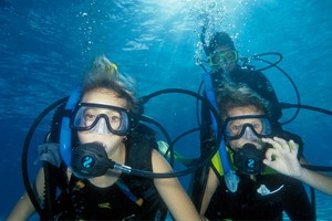 PADI Scuba Diving Experience in Peterborough for One Adult and One Child picture