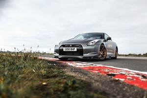 1200BHP Nissan GTR Thrill Driving Experience for one - 12 Laps picture