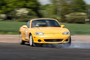 One Hour Stunt Driving with 8 Drifting Laps for One picture