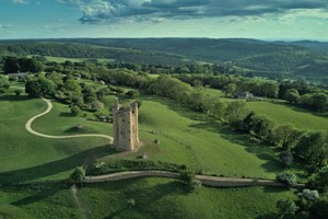 Cotswolds 30 Minute Helicopter Tour for One with Helicentre Aviation Academy picture