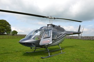 30 Minute Helicopter Tour Overlooking London for Two People Image 5