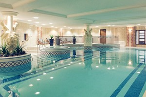 Mum to Be Spa Day with 60 Minute Treatment and more at Mercure Dartford Brands Hatch - Weekends picture