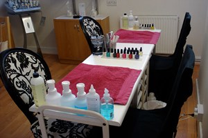 Shellac Manicure at Contours Beauty for One picture
