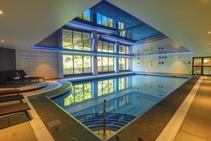 Spa Day at QHotels - Hampshire Court Hotel with 30 Minute Treatment for Two - Weekends picture