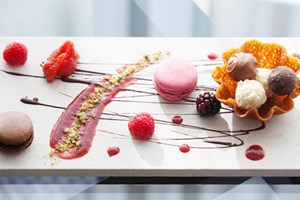 Three Course Meal with Fizz at Crowne Plaza Marlow for Two picture