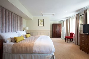 One Night Break at The Talbot Inn for Two Image 4