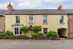 Two Night Country Escape with Dinner for Two picture