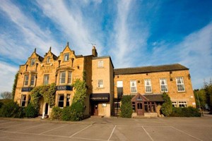Overnight Stay with Dinner and Prosecco for Two at The Sitwell Arms picture