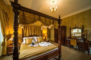 Overnight Romantic Break with Dinner at Hunday Manor Hotel for Two picture