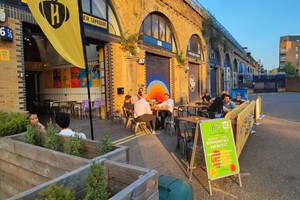 The Bermondsey Beer Mile Tasting for Two with Hiver Beers picture