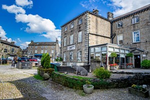 All Creatures Great and Small Mini Coach Tour for Two with Brit Movie Tours picture