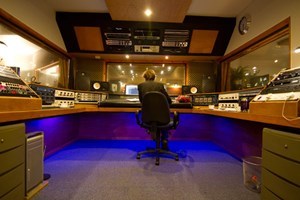 Four Hour Popstar Singing Experience for One at Orchard Studios picture