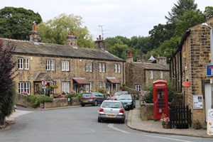 Classic Emmerdale Locations Bus Tour for Two Image 3