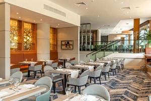 Overnight Spa Break with Treatment, Dinner and Prosecco for Two at Crowne Plaza Reading East picture