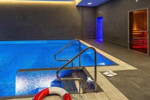 50 Minute Massage and Use of Spa Facilities for One with Beauty & Melody Courthouse picture