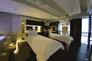 Midweek Luxury Relax Experience for One with a Treatment at Sofitel London St. James picture