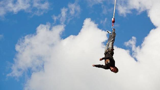 Indoor Bungee Jump Experience for One picture