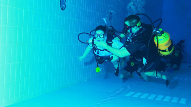 90 Minute Scuba Diving for Two at Dive Oddysea Image 1