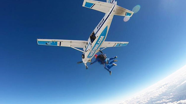 Tandem Skydive in Wiltshire for One Person Image 2