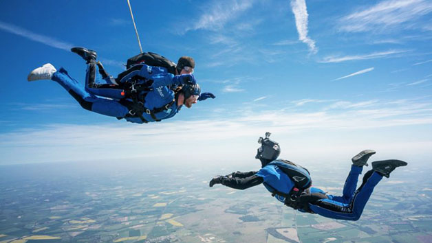 Tandem Skydive in Wiltshire for One Person Image 4