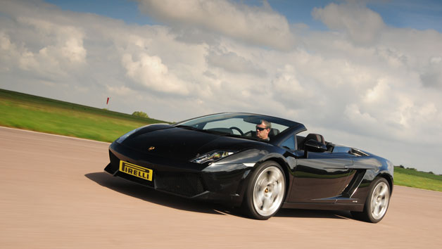 Ultimate Supercar Driving Experience at Thruxton Image 5