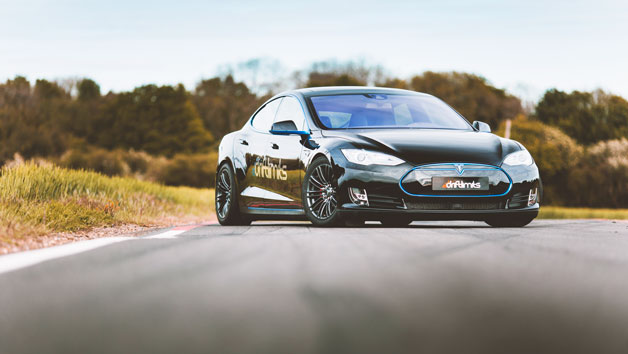 12 Lap Tesla Model S P90d Driving Experience for One Image 2