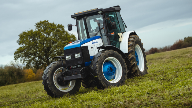 30 Minute Lamborghini Tractor Driving Experience at Drift Limits for One picture