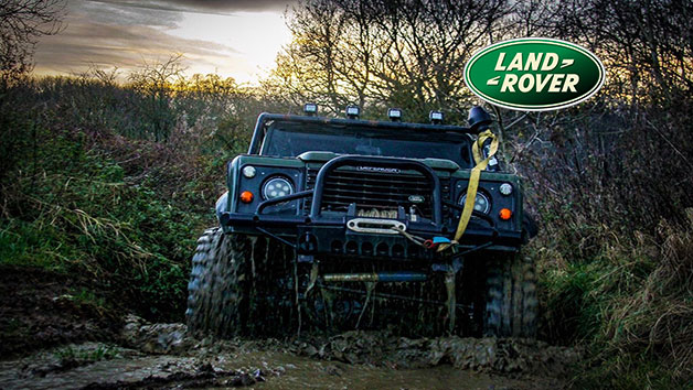 Land Rover Defender Off Road Driving Experience – Special Offer Image 1