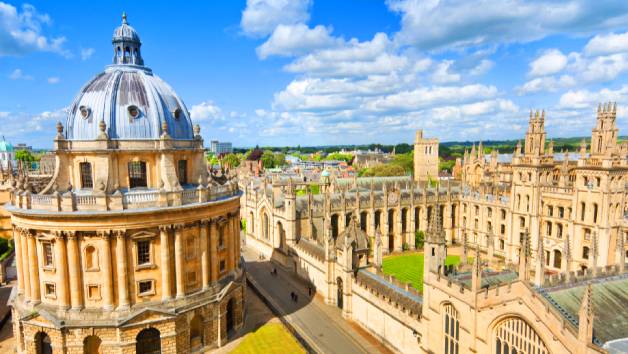 30 Minute Oxford City Helicopter Tour with Helicentre Aviation Academy for Two picture