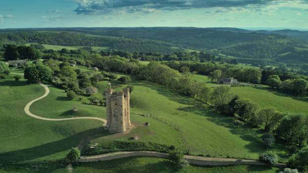 Cotswolds 30 Minute Helicopter Tour with Helicentre Aviation Academy for Two picture