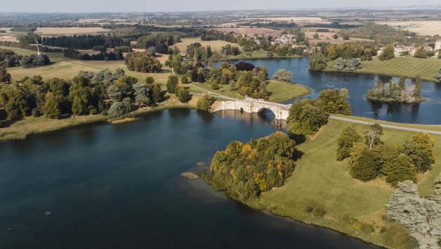 Blenheim 30 Minute Helicopter Tour with Helicentre Aviation Academy for Three picture