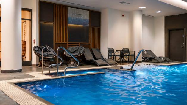 50 Minute Treatment and Afternoon Tea with Glass of Bubbly at Beauty and Melody Shoreditch for One picture