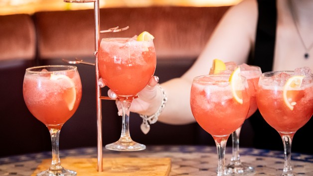 Revolución de Cuba Tipsy Sharer Tree for Four picture