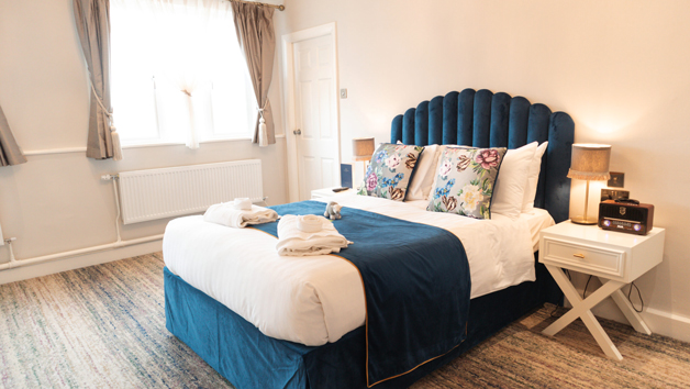 One Night Stay with Dinner and Breakfast for Two at Royal Kings Arms Hotel Image 1