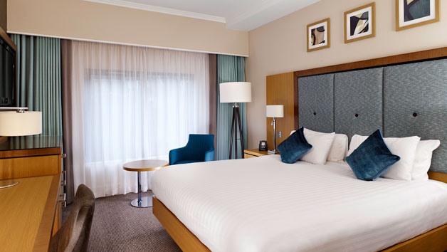 Wicked Theatre Tickets with Overnight Weekend Stay at Hilton London Victoria for Two Image 2