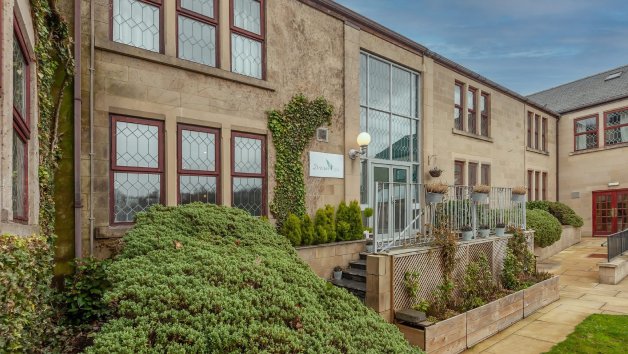 Overnight Stay with Prosecco at Gomersal Park Hotel and Spa for Two picture