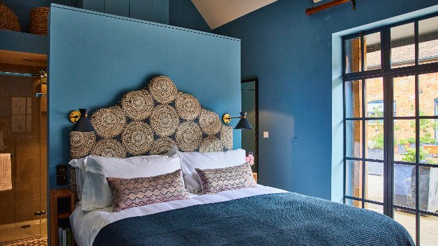 One-Night Stay with 10-Course Tasting Menu and Drinks at Restaurant Sow for Two picture