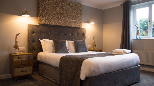 One Night Classic Stay with Breakfast for Two picture