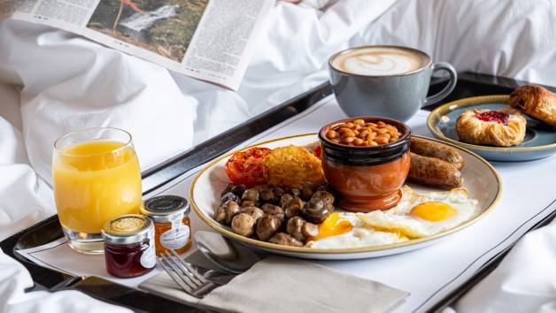 Weekday One Night Stay with Breakfast, Dinner and Wine at Marriot Victoria & Albert Hotel for Two picture
